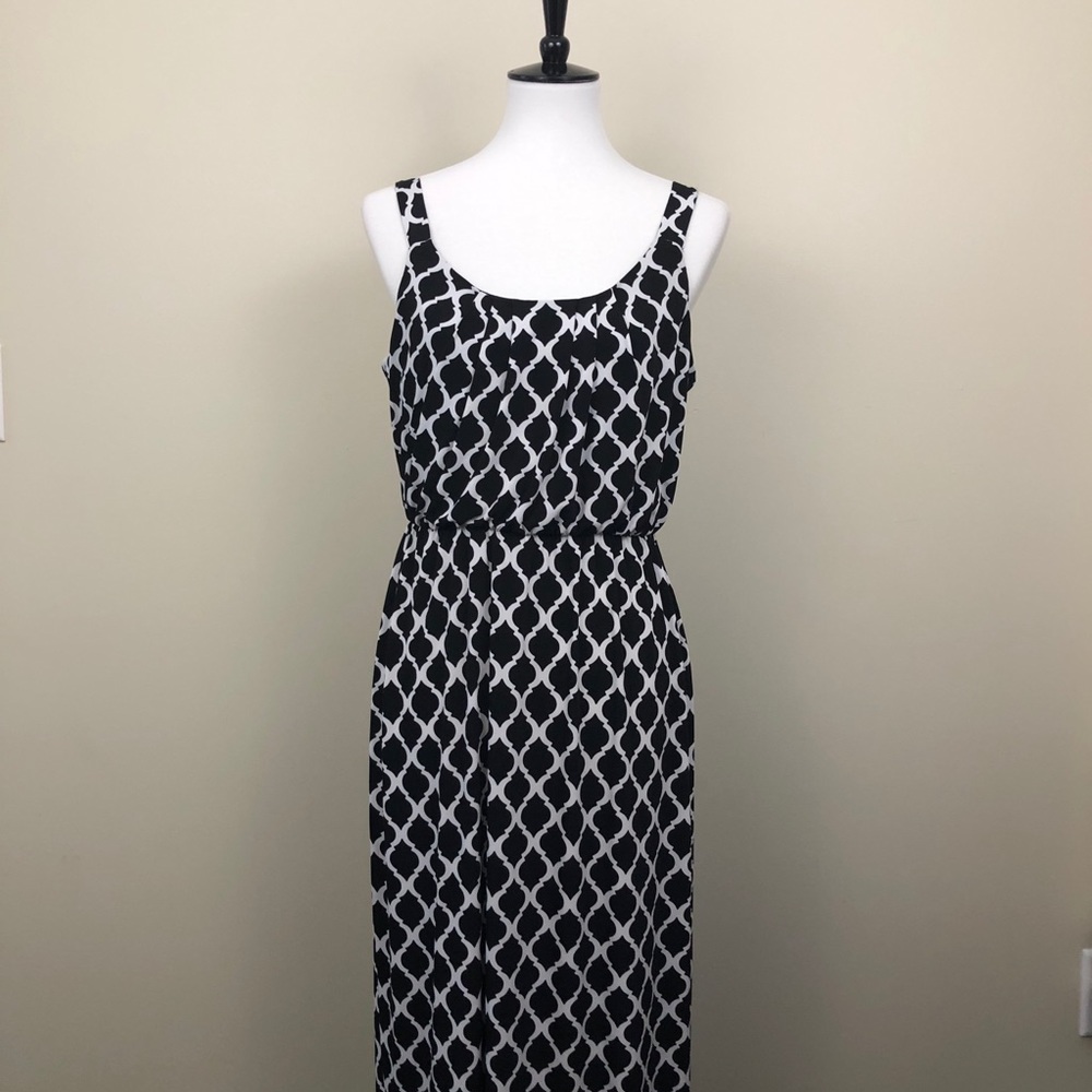 Black and white maxi dress size medium